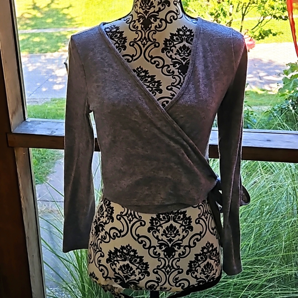 Adorable wrap shirt